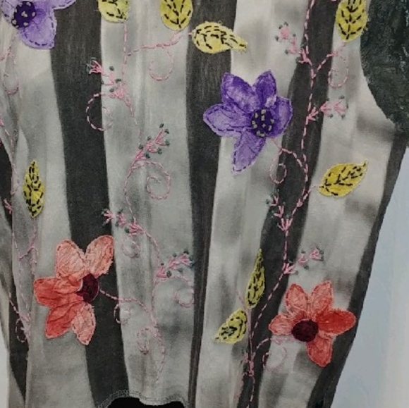 Leopards & Roses floral top - Picture 8 of 8